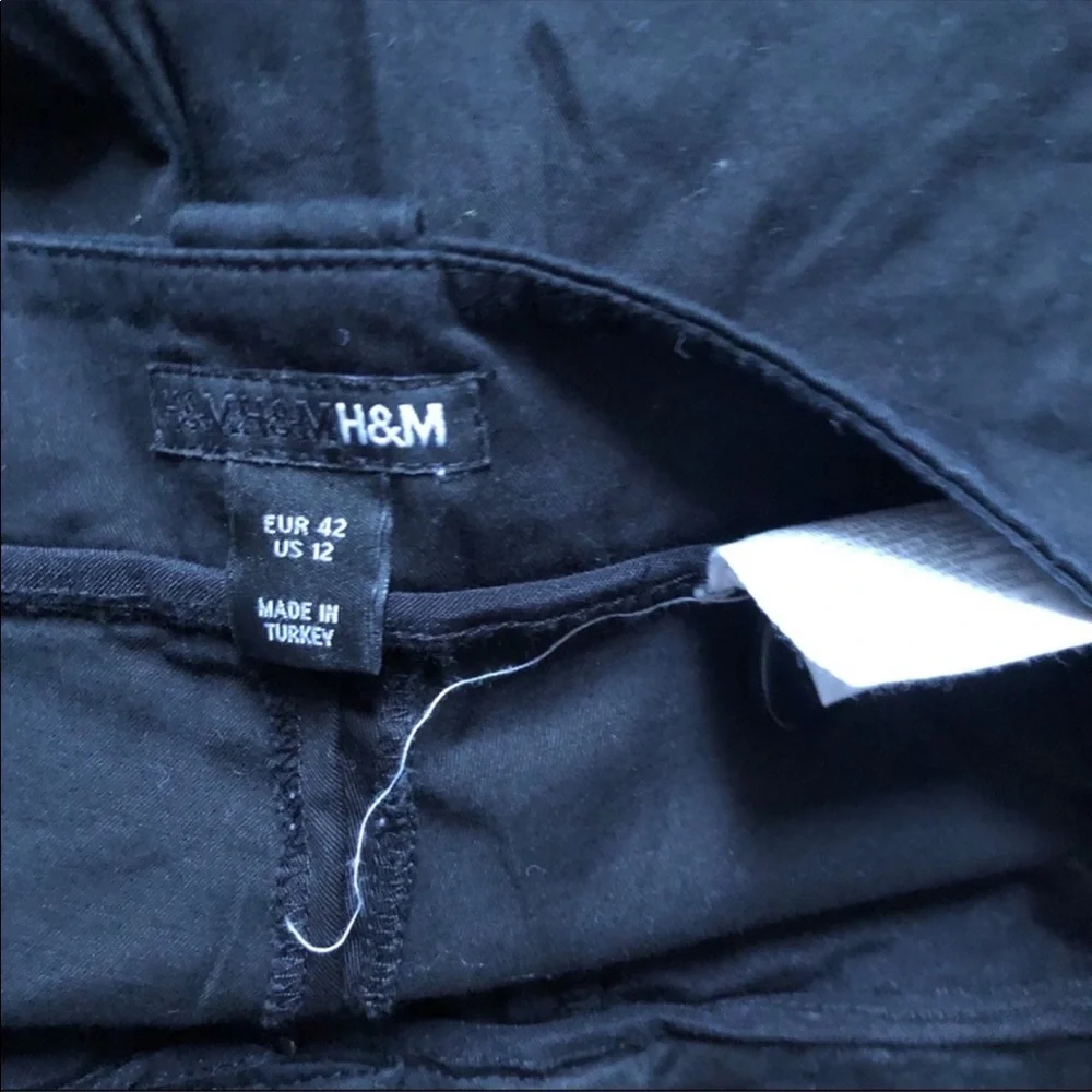 H&M Black Chino Shorts Vintage 2000s y2k style